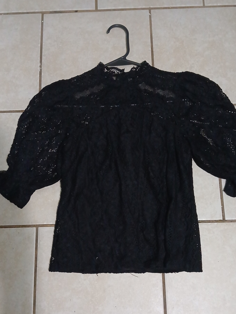 Express Womens Sz XS Black Lace Puff-Sleeve Blouse